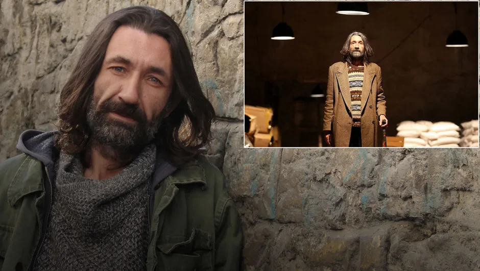İçerde dizisinin coşkunu oyuncu değerli insan Nebil Sayın ile sohbet kıvamında güzel bir röportaj gerçekleştirdik
